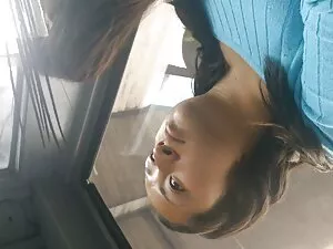 لا يشبع الفرخ يريد أ ...
