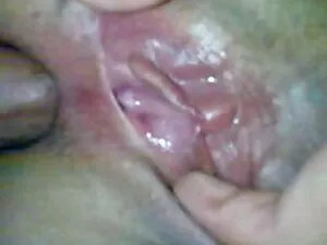 شقراء مع الحمار التي ...