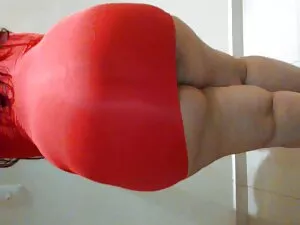رجل مع اثنين من البغ ...
