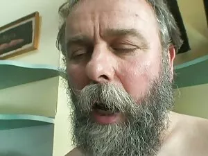 جميلة صنبور اللسان ف ...