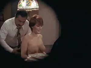 عشيقة ضيق العينين سا ...