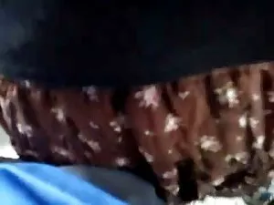 الملتحي الأحمق يأتي  ...